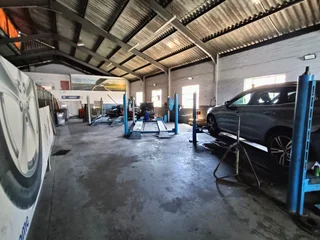 1,060m² Prime Premises For Sale in Oakdale Bellville