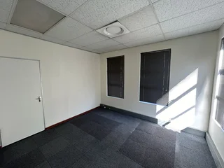 First Floor Office Space to Let – White Thorn Office Park, Allen’s Nek, Roodepoort