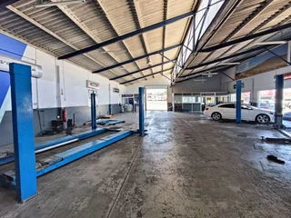 1,060m² Prime Premises For Sale in Oakdale Bellville