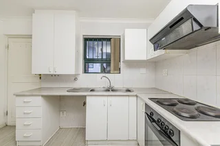 Light-Filled Two-Bedroom Apartment with Large Balcony &amp; Pool Access — Durbanville