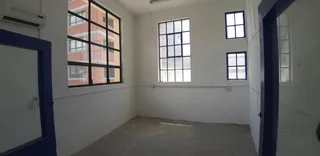 448m² INDUSTRIAL PREMISES TO LET IN SECURE BISINESS PARK