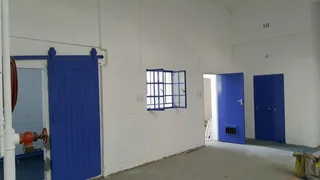 448m² INDUSTRIAL PREMISES TO LET IN SECURE BISINESS PARK