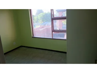 Beautiful 2-Bedroom And 2-Bath 2 Parkings Unit Khyber Rock