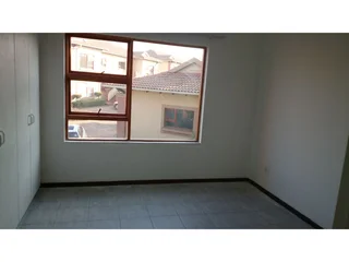 Beautiful 2-Bedroom And 2-Bath 2 Parkings Unit Khyber Rock