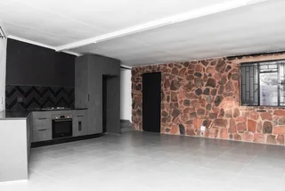 Secure 2-Bedroom And 1-Bathroom Apartment In Monument Park