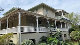 850m2 Offices with approximately 600m2 land available for development