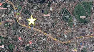 850m2 Offices with approximately 600m2 land available for development