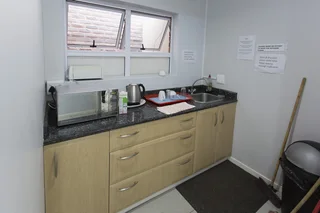 51sqm Offices To Let in Kloof | Swindon Property