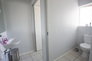 51sqm Offices To Let in Kloof | Swindon Property