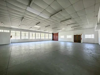 996m² A-Grade Industrial Space To Let in Woodstock