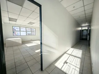 200m² Office Space To Let in Salt River