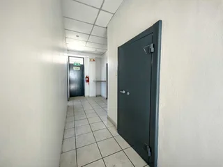 200m² Office Space To Let in Salt River