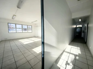 200m² Office Space To Let in Salt River