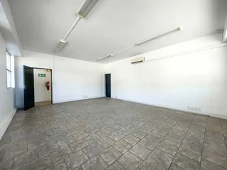 200m² Office Space To Let in Salt River
