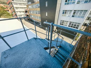 200m² Office Space To Let in Salt River