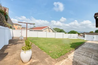 Freestanding 4 Bedroom Home in Southgate For Sale