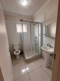 Modern 2-Bedroom Apartment at Sash on Oaks – Move-In Ready!