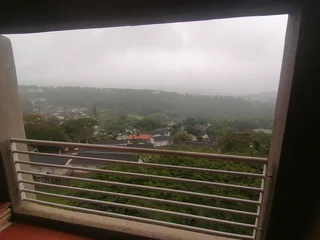 2 Bedroom with views  and  Parking to Let