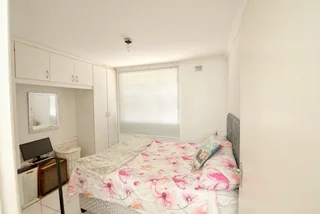 Freestanding 4 Bedroom Home in Southgate For Sale