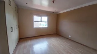 Spacious Family Home with Large garden and Cottage Option