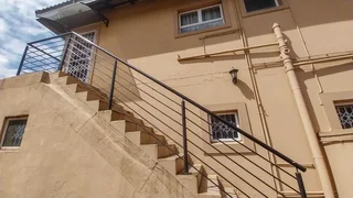 Spacious Family Home with Large garden and Cottage Option