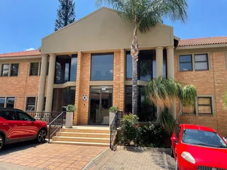 22 Square meter Office space to let in Die Hoewes, Crystal Park