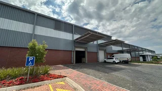 1,224 Square meter Industrial unit to let in Guernsey Business Park with Good power