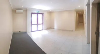 544 square meter commercial space for sale in Die Hoewes with great access to transport