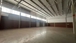 1,235 Square meter industrial space to let in Guernsey Business Park with good height