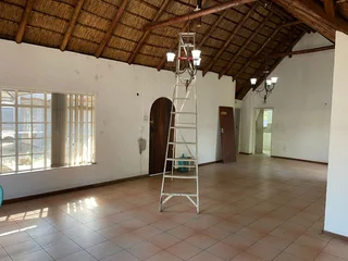 290 Square meter commercial space for sale in Die Hoewes with good visibitlity