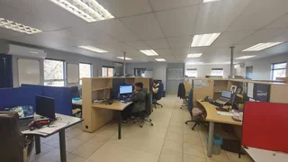 820 square meter office for sale in Clubview with Back up power supply