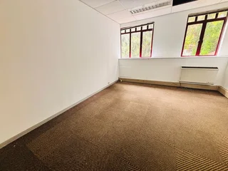 Spacious Second Floor Office Space To Let in Isle Of Houghton
