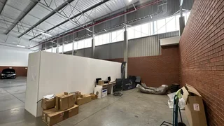 1,224 Square meter Industrial unit to let in Guernsey Business Park with Good power