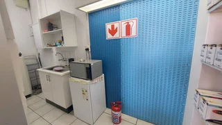 27 Square metre retail space to let  in Hennopspark with great security