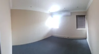 544 square meter commercial space for sale in Die Hoewes with great access to transport