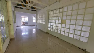 75 square meter commercial unit to let inClubview with main road access