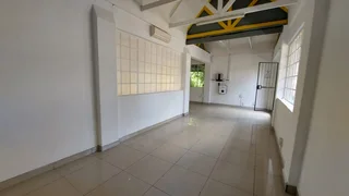 75 square meter commercial unit to let inClubview with main road access