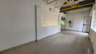 75 square meter commercial unit to let inClubview with main road access