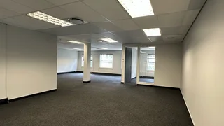 166 Square Meter Commercial unit to let Highveld with great highway access