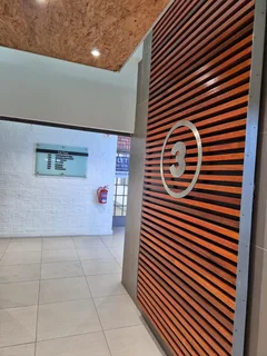 150m² Office To Let in Salt Circle Arcade, Salt River