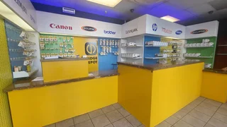 36 Square meter retail space to let in Die Hoewes with great access to public transport