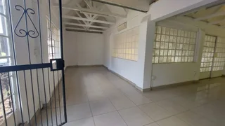 75 square meter commercial unit to let inClubview with main road access