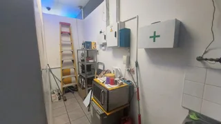 36 Square meter retail space to let in Die Hoewes with great access to public transport