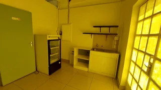 75 square meter commercial unit to let inClubview with main road access