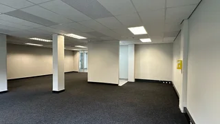 166 Square Meter Commercial unit to let Highveld with great highway access