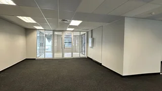 166 Square Meter Commercial unit to let Highveld with great highway access