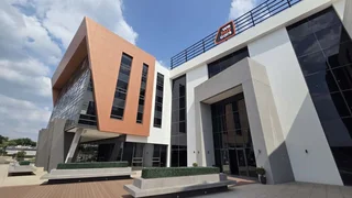 947m² office Space to let in Doringkloof with great exposure