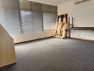 65m² Neat Office Unit To Let in Bellville