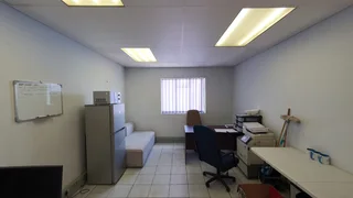 32 Square Meter Office To Let – Silverton – Secure Business Park