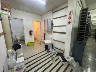 500m² Retail Space To Let in Salt River